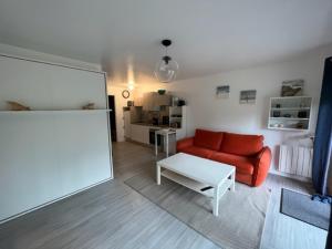 Appartements La Garrigue, au milieu des pins maritimes... : photos des chambres