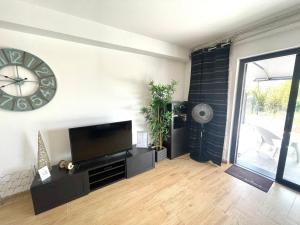 Appartements Magnifique 2 pieces, tout equipe, terrasse privee : Appartement 1 Chambre