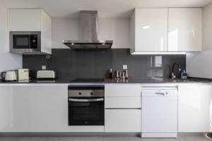 Los Alamos Beach Flat