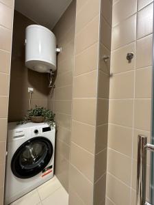 Luxury Old Town Apartment with Sea View