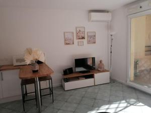 Appartements Magnifique studio au calme, Climatisation, Parking, Wifi. : photos des chambres