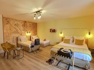 Hotels Logis Hotel du Cygne : photos des chambres