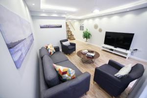 Modern Super Chic Duplex with a Terrace at the heart of city!