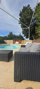 Studio meublé avec piscine partagée - La Ferté-Gaucher