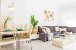 Apartment Pink Vistabella I- Winter by the sea