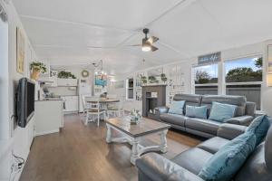 Boat & Fish on Lewisville Lake: Pet-Friendly Haven