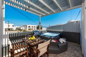 Deluxe Suite room in Aerenia Luxury suites