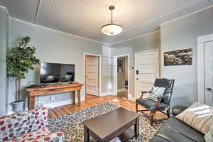 Historic Redstone w Large Backyard, Walk To CSU!