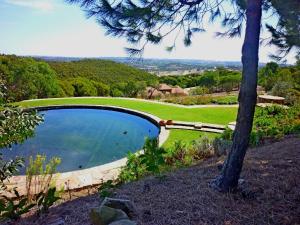 Casa dos Sonhos, private terrace, quiet location, walking to village, ecological pool, pets considered, nature friendly