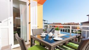 Apartment Giulia with Sea View in Novigrad 