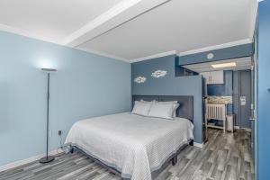 Sleek and Modern Oceanfront Condo - 6th Floor- Sand Dunes 2635