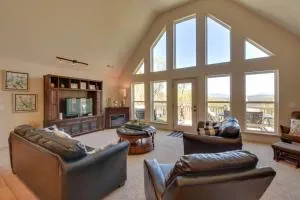 Lakemont Retreat Game Room, Hot Tub, and Mtn Views! - Longcreek