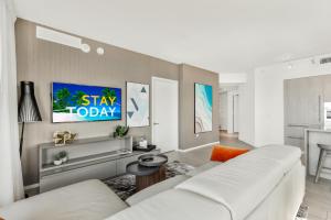 Hyde Beach House - Luxury 2-Bedroom - Gorgeous view - Resort amenities - Rooftop pool - Hot tub - Tennis court - Minutes to the ocean