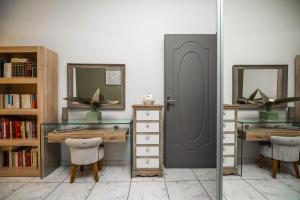 Philoxenia Deluxe Apartment