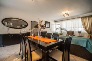 Philoxenia Deluxe Apartment