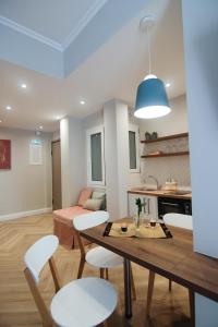 Patio Apartment near metro & Acropolis