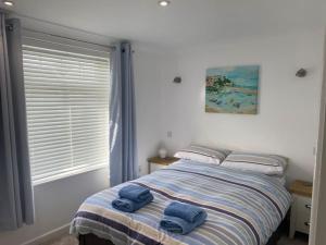 Surfs Up! Perfect base for holidays or work in Cornwall