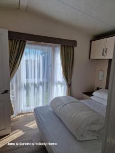 PRIVATELY OWNED Stunning Caravan Seawick Holiday Park St Osyth