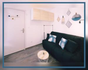 Appartements Charmant petit studio tout equipe : photos des chambres