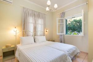 Villa Anthoussa 4beds Family Apartment