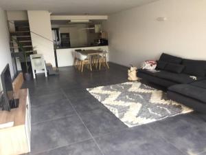 Belle grande marina en duplex avec appontement