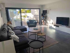 Belle grande marina en duplex avec appontement