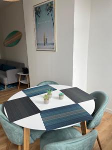 Immeuble Bavay 3 apparts, 4 Chambres, 5 ambiances