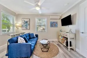 Sea Gem One bed one bath charmer steps to beach - Leffis Key
