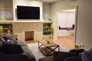 Comfy 3brd in Cleveland Heights - Euclid