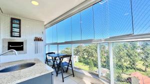 Viva em um Resort Paradisíaco na Brava 100m do Mar