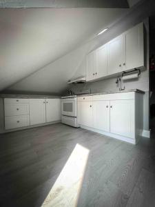 Unique modern luxury 2 bedroom apartment rental