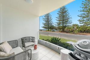 La Ronde 2 - Hear the Surf