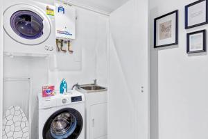 Centre of Newtown 2 Bed Apartment