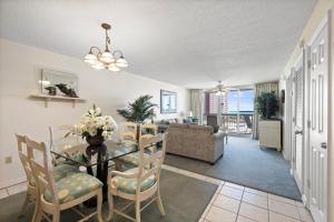 Pelican Beach 0515 by Pelican Beach Management