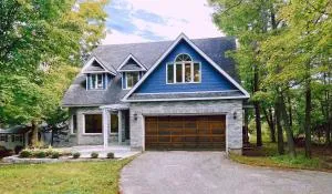 Lakeview Cottage with Private Swimming Pool - Apsley