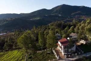 StayVista at Villa Misty Oaks with Breakfast - Masinagudi