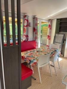 Campings Camping Le Ruisseau : photos des chambres