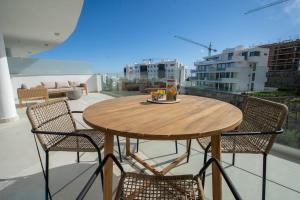 Flat Deluxe&Pool sea view Higueron West