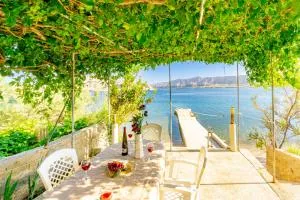 Bepic Quiet location on a beautiful bay - Metajna