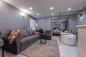 MM Rooms