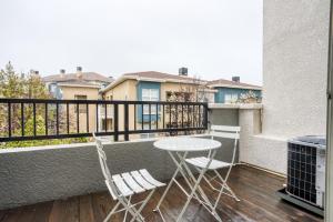 Sunnyvale 1br w gym pool wd nr highways SFO-1330