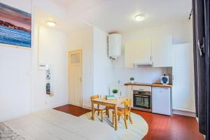 #1 Toulon CENTRE AU CALME, LUMINEUX, STATIONNEMENT FACILE