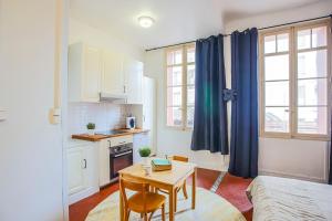 #1 Toulon CENTRE AU CALME, LUMINEUX, STATIONNEMENT FACILE