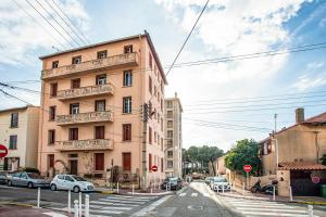 Appartements #1 Toulon CENTRE AU CALME, LUMINEUX, STATIONNEMENT FACILE : Chambre Double