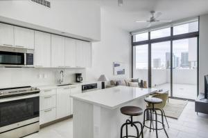 Wynwood 1br w gym pool lounge nr Midtown MIA-35