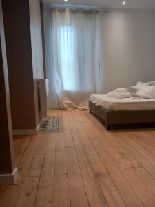Maisons de vacances Gite spatieux,cour,entree autonome : photos des chambres
