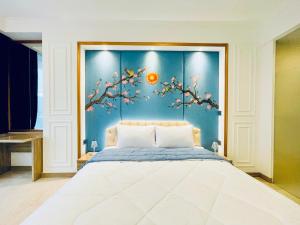 Deluxe Room @ ArtDeco Luxury Hotel & Residence By Parker House