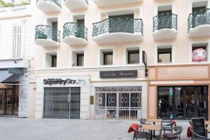 C16 - 2 BDR Rue Antibes 4 min Palais Festivals - AC & Terrace