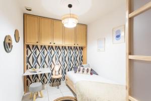 C16 - 2 BDR Rue Antibes 4 min Palais Festivals - AC & Terrace