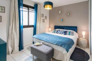 C16 - 2 BDR Rue Antibes 4 min Palais Festivals - AC & Terrace